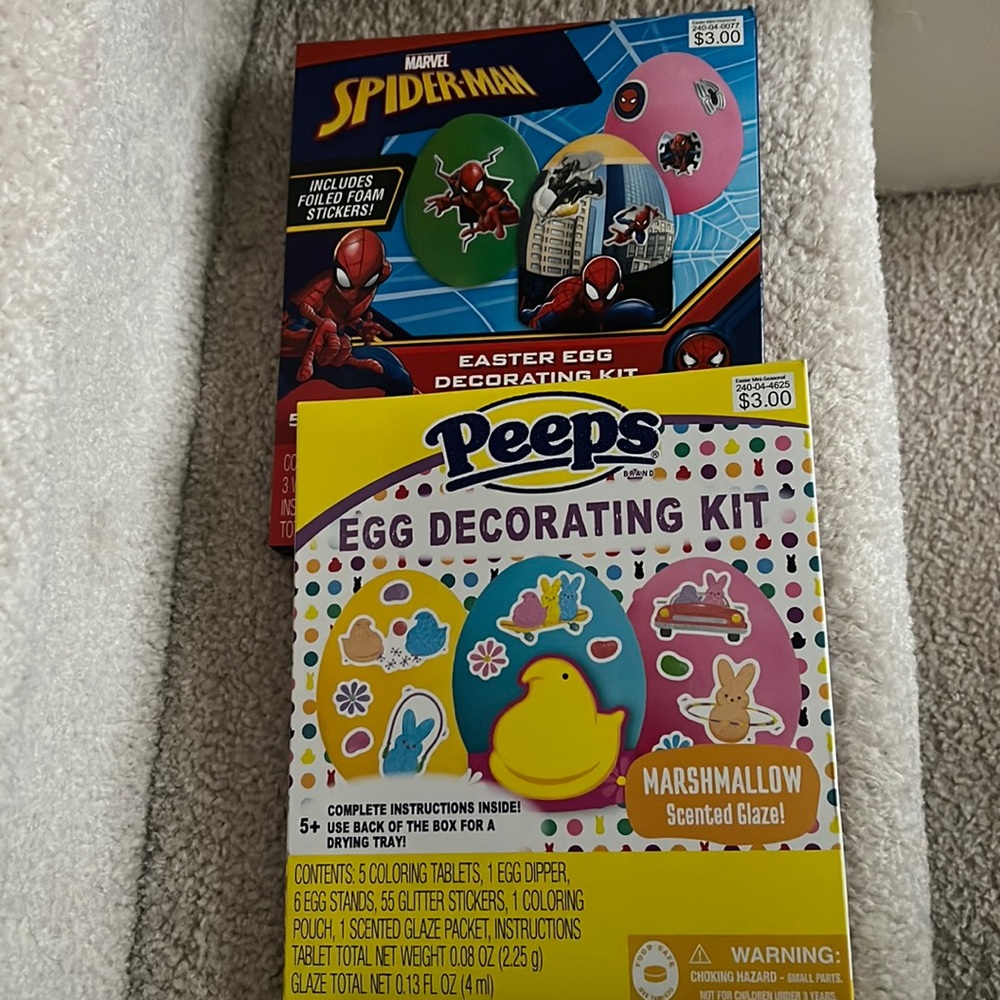 NWT 2pc Peep & Spider-Man Egg Decorating Set